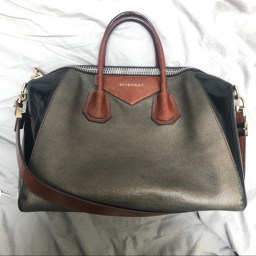 Authentic Givenchy Antigona in sting ray